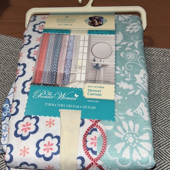 THE PIONEER WOMAN Ditsy Patchwork Shower Curtain - Picture 2 of 4